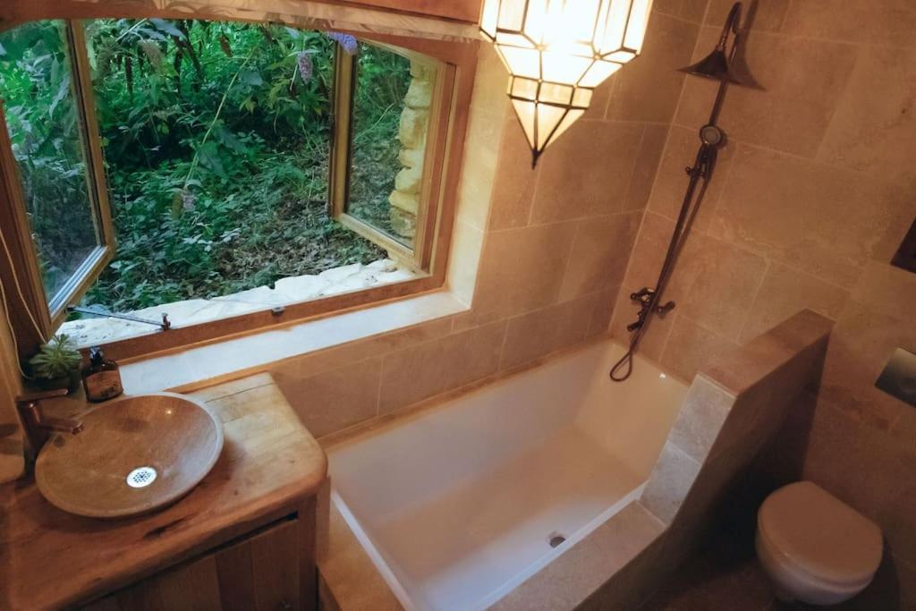 Lake House I // Alauzet Ecolodge + Nature Spa Castelnau-de-Mandailles Экстерьер фото