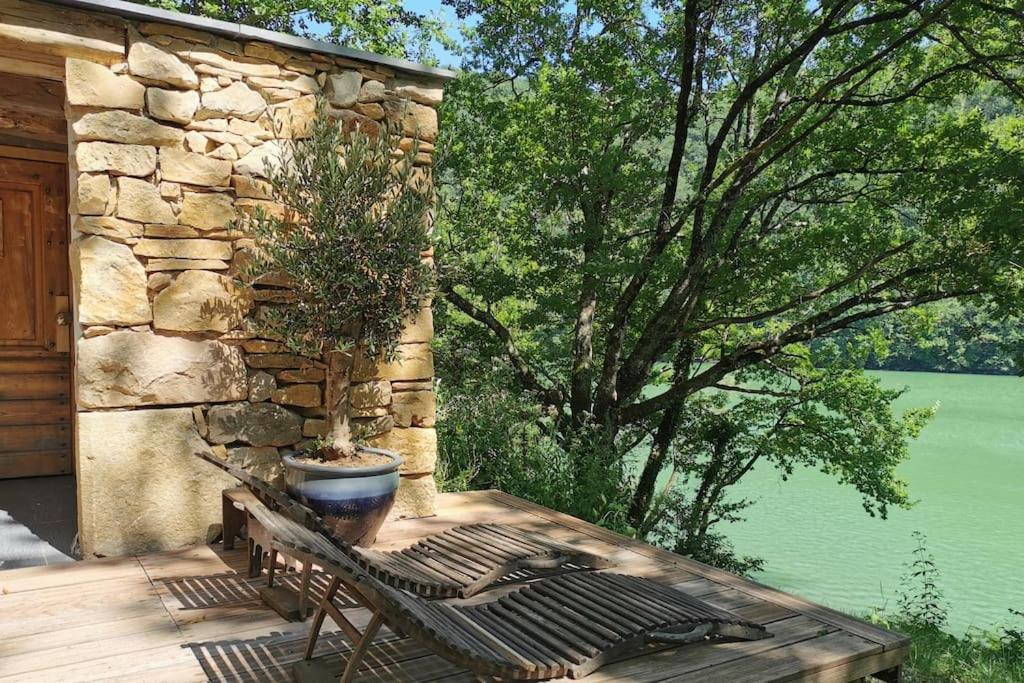 Lake House I // Alauzet Ecolodge + Nature Spa Castelnau-de-Mandailles Экстерьер фото