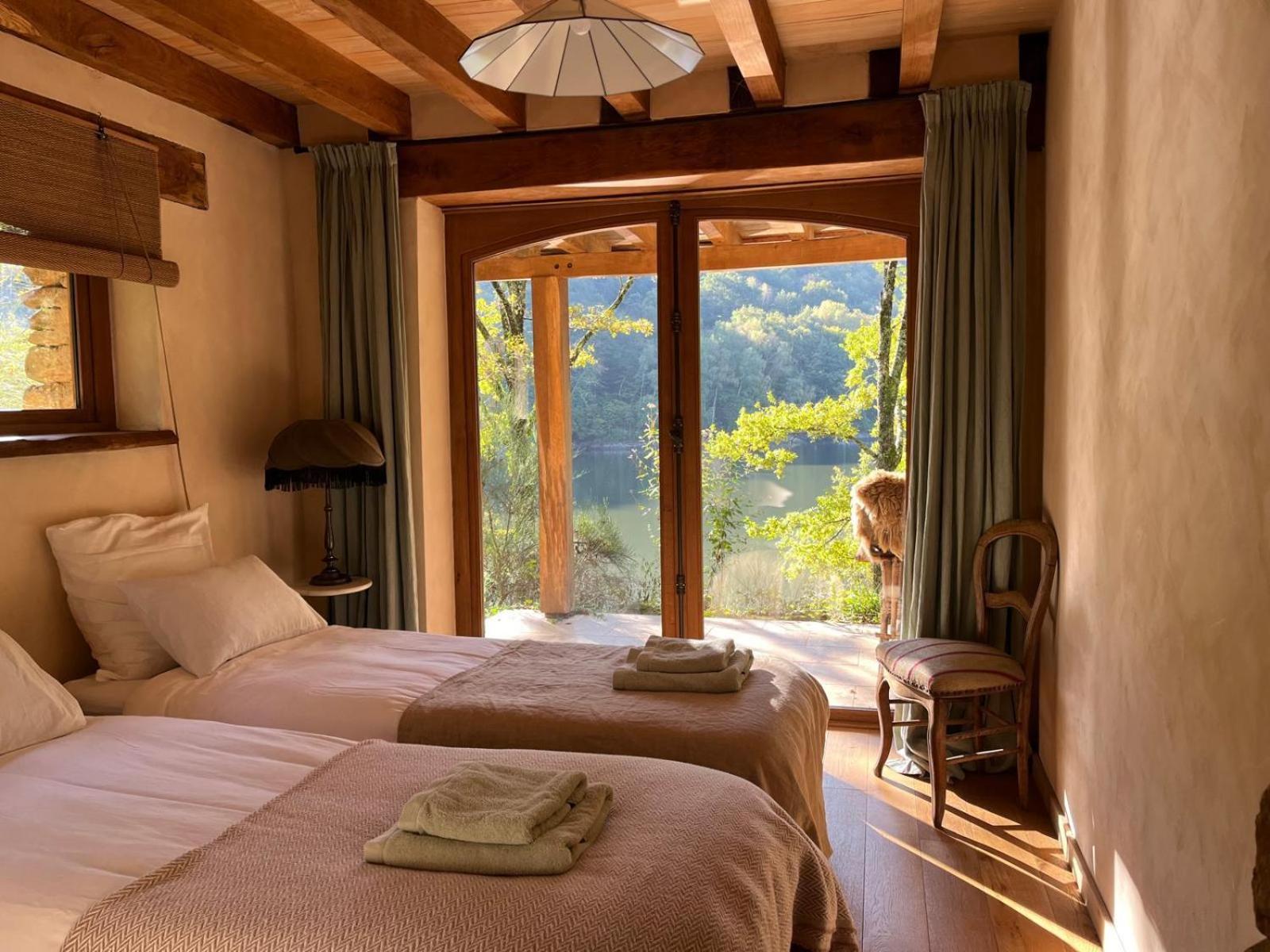 Lake House I // Alauzet Ecolodge + Nature Spa Castelnau-de-Mandailles Экстерьер фото